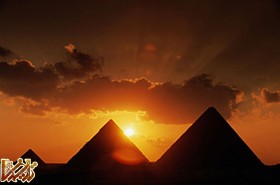 http://tarikhema.org/images/2011/07/Egypt_pyramids1.jpg