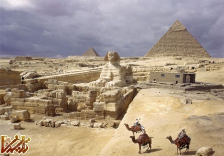 http://tarikhema.org/images/2011/07/egypt_sphinx-pyramids1.jpg