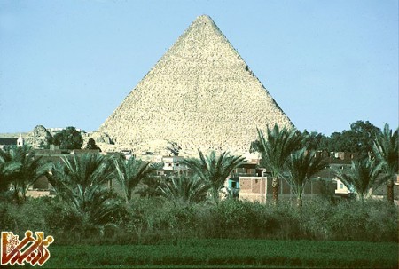 http://tarikhema.org/images/2011/07/great_pyramid_king_khufu21.jpg