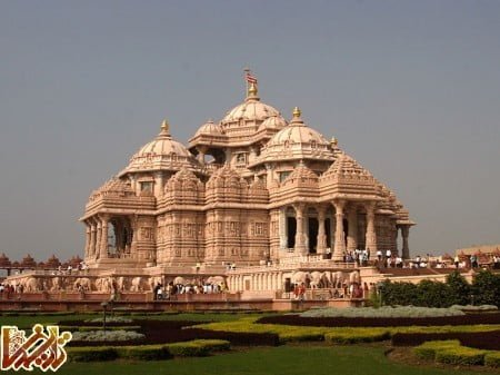 http://tarikhema.org/images/2012/01/New_Delhi_Temple.jpg