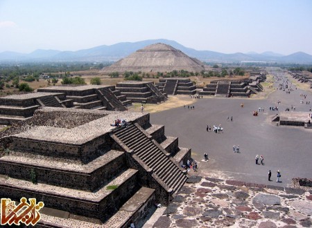 http://tarikhema.org/images/2012/04/Mexico_SunMoonPyramid.jpg