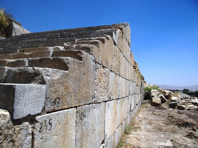 آناهیتا 2