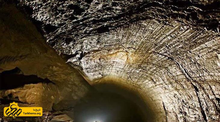 طبیعت اعجاب بر انگیز  غار پرآو کرمانشاه در شب