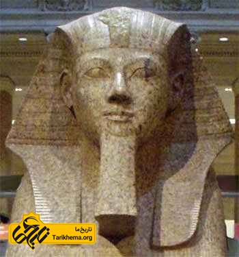 مجسمه حتشسپوت به عنوان فرعون مرد