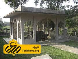 270px-Tomb_of_Ghiyasuddin_Azam_Shah_Narayanganj_Bangladesh.jpg