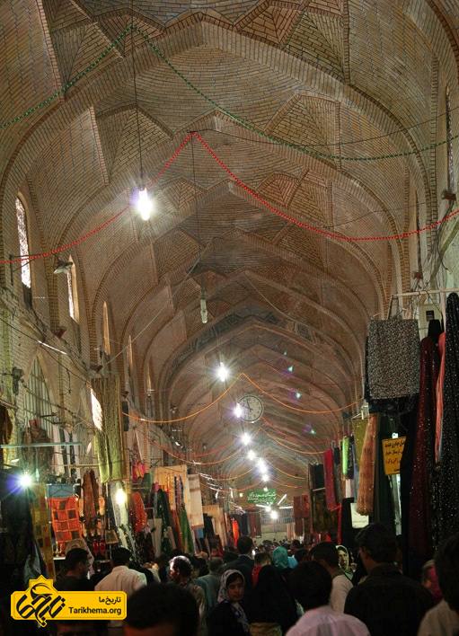 مجموعه بازار وکیل در شیراز، اصالتاً در زمان حاکمیت آل بویه ساخته شد.