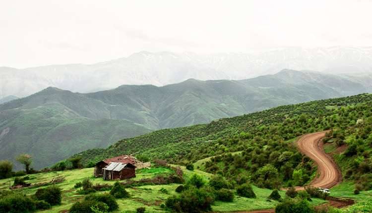 آشنایی با طبیعت بکر و دست نخورده شهر چمستان