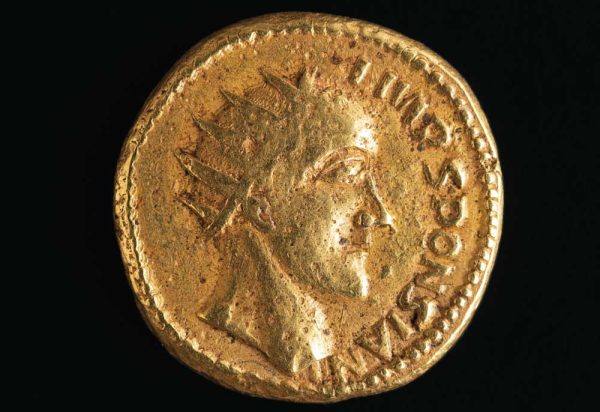 یکی از سکه‌های ادعایی اسپونسیان که دارای نیم تنه امپراتور اسپونسیان است، با تاج درخشان، حدود 260 تا 70. ©، دانشگاه گلاسکو.