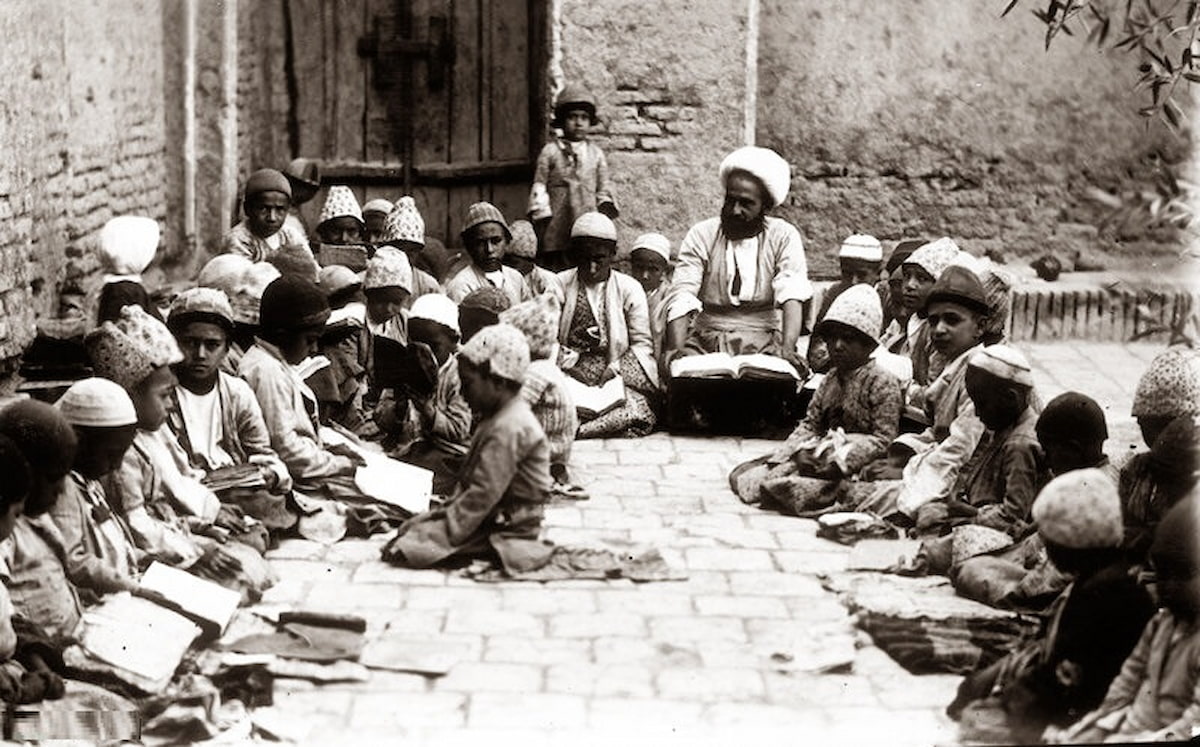 اولین مدارس و مکتب‌خانه‌ها در ایران