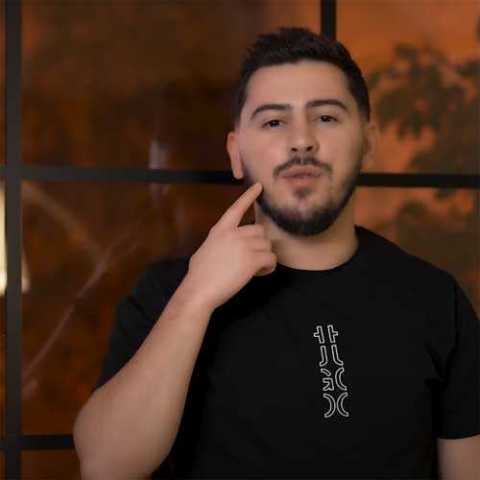 دانلود آهنگ ترکی آلینمیر آیریلاق بیز از سیمور ممدوف