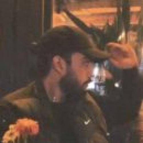 حامیم یکی رو دارم شده پر و بالم