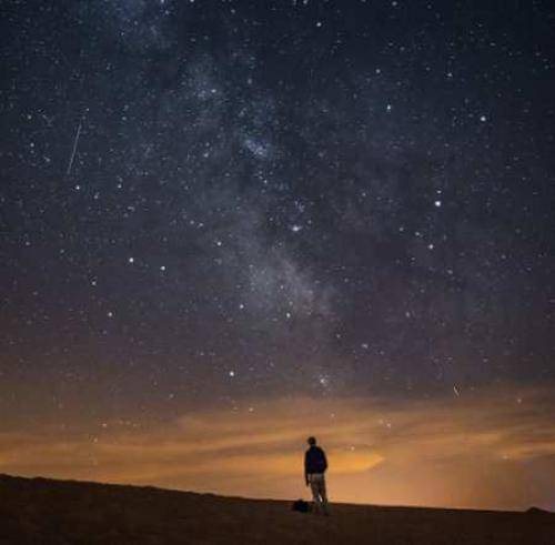 تاریخ ما میخوابیدی من بیدار بودم