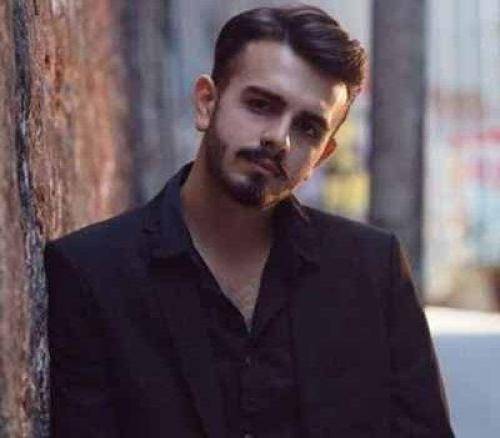 هوتن به موج ها بگو کمی یواش تر بهم زنند