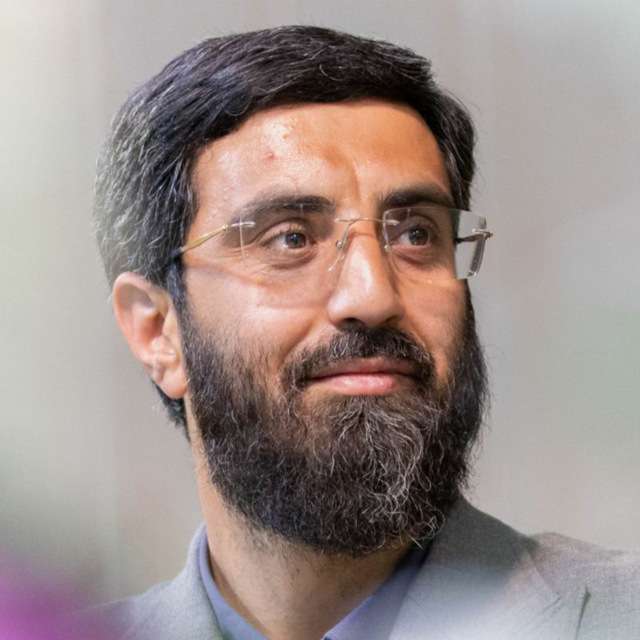 رضا نریمانی منم یه مادرم