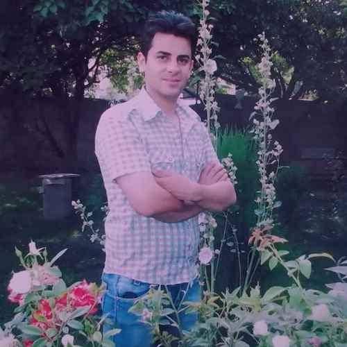 شاخوان احمدی هه زار کار ئه کا