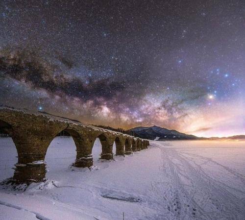 شبنم ژاله آزادی