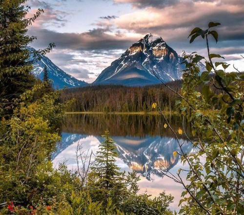 زدبازی دوباره کنار آب زیر ستاره هاییم خوشحال از اینکه تو بهترین سه ماه سالیم