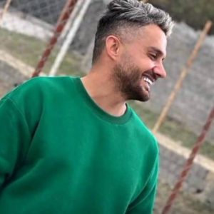 دانلود آهنگ مستی قشنگه ولی با آدمش از ابی عالی زنده خوانی با گیتار