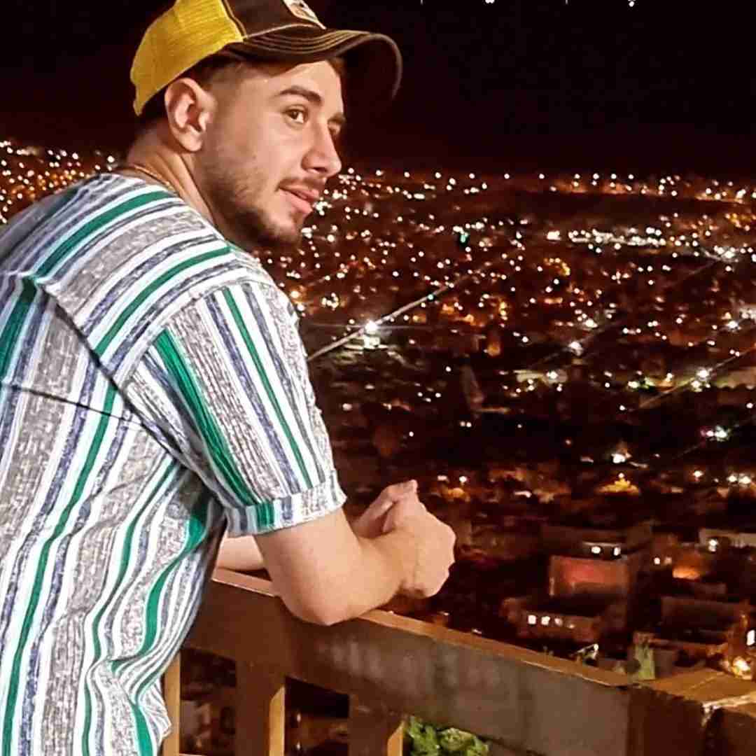 سینا پرهیز تو پیر و پیغمبر و خدامی مه آیم تونم