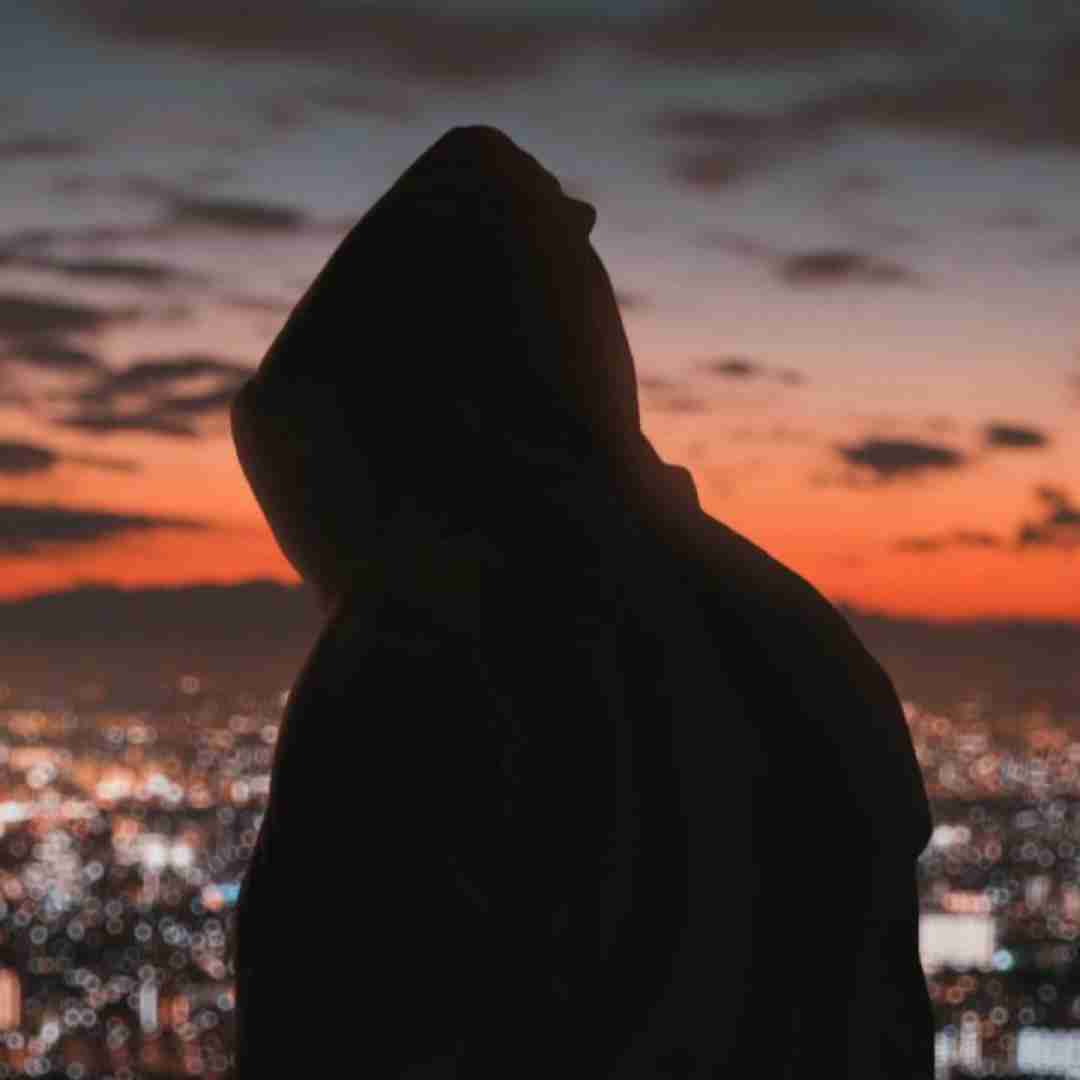 مهراب چقد کردی مسخره ها میگذرن عقربه ها