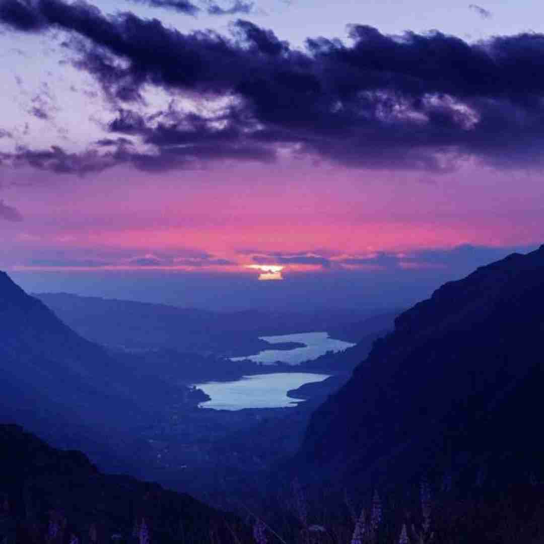  یکی بود یکی نبود من بودم ولی تو نبودی زیر چشام کبود