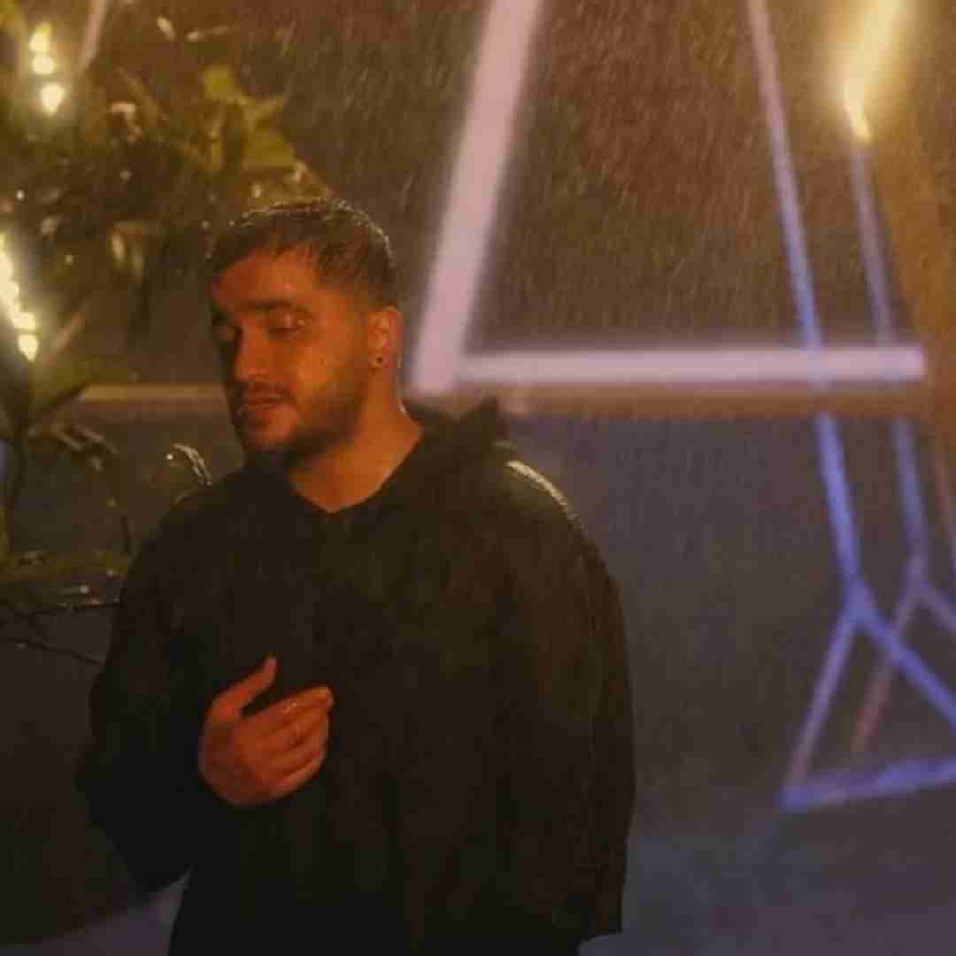 عرشیاس باز شب شد منو‌ گیر آورد یه گوشه