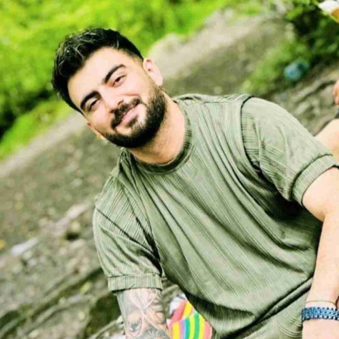 رامین تجنگی نسخش بشم ازش دور بشم برای دیدنش