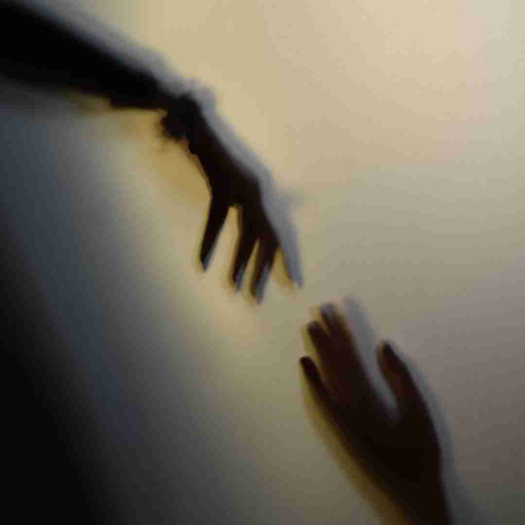  دیگه دستات نی پاک کردی هرچی باهم عکس داشتیم