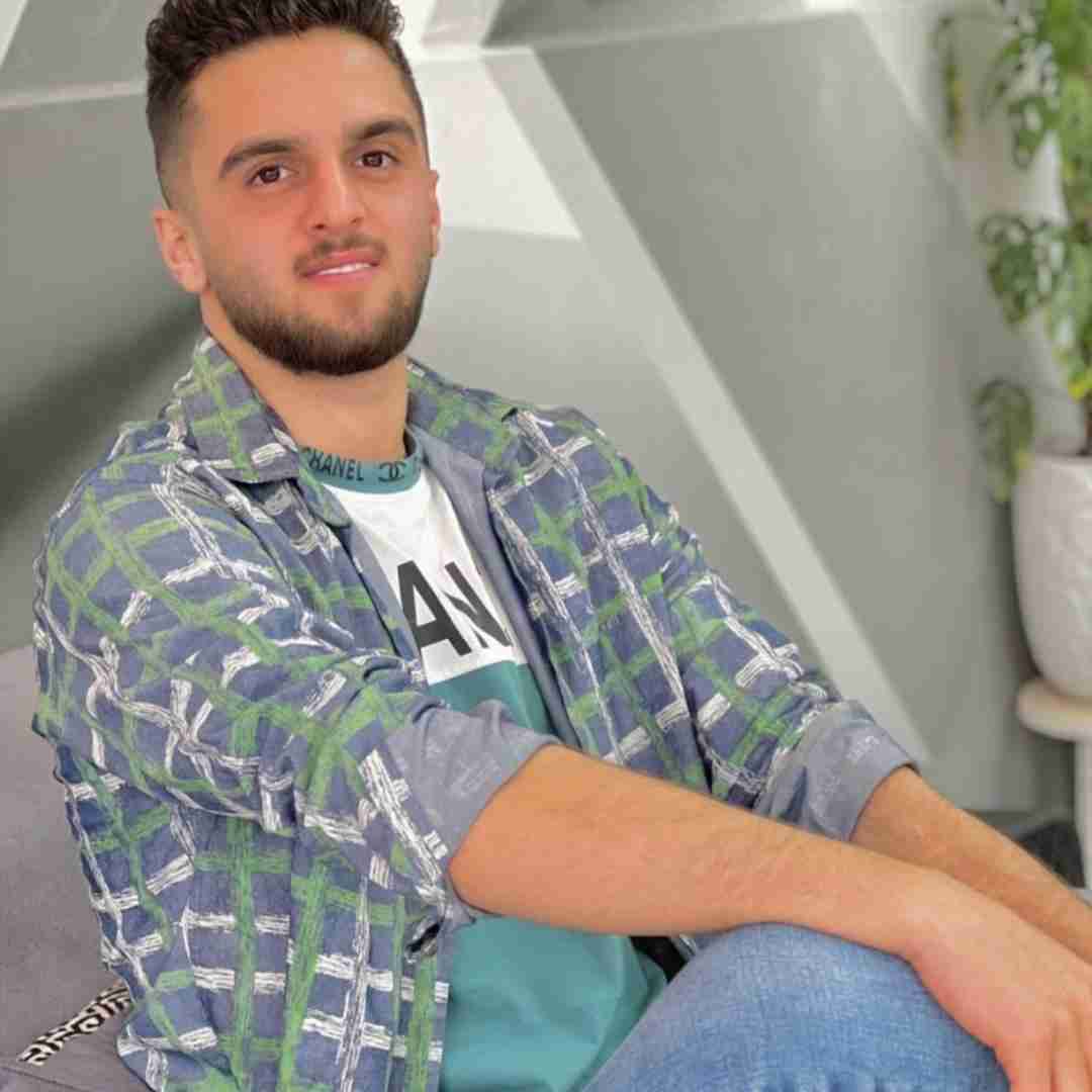 ابوالفضل متو دتر زیبای من چشمون آهو دارنه هلال ابرو داره