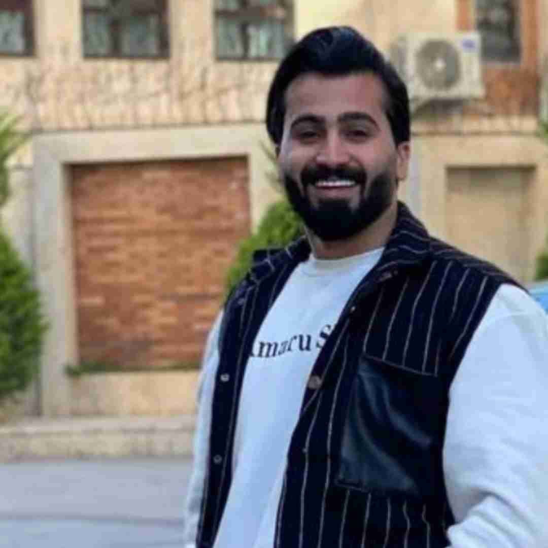 حسن گنجی شبا همش تیناری درمه تو چهار دیواری