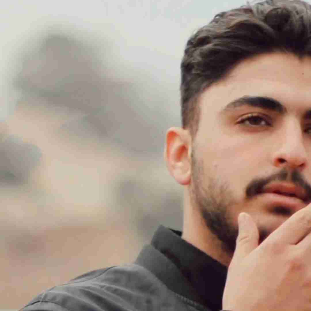 محمدامین کرمزاد آرامم نگرت وناو مالمان یه شاو دیوار
