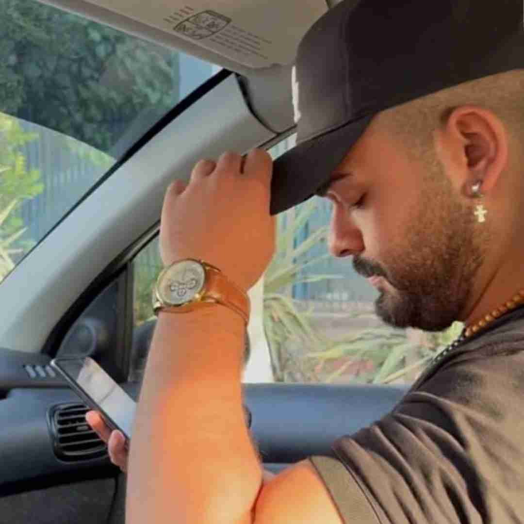 علیراد فقط کردی هیکل بزرگ اونم چشماش نمیدید