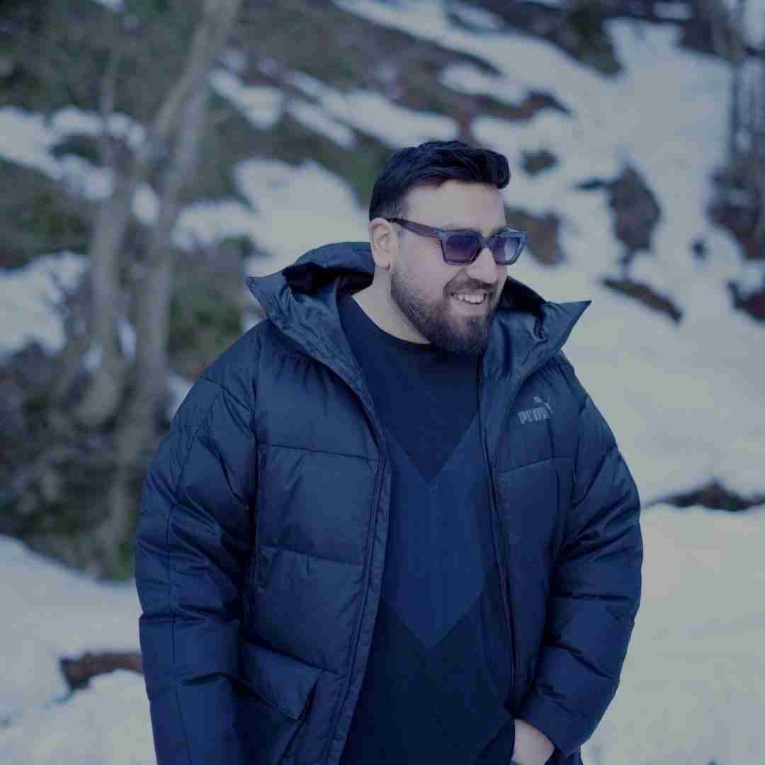 سینا صداقت نازنینا بر لبت رنگی چنین دلکش نزن