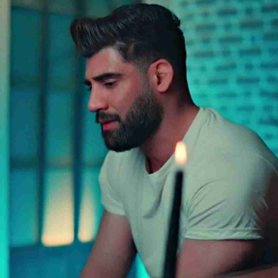 محمد محرمی خالی کن همه عقده هاتو دیگه از حفظم