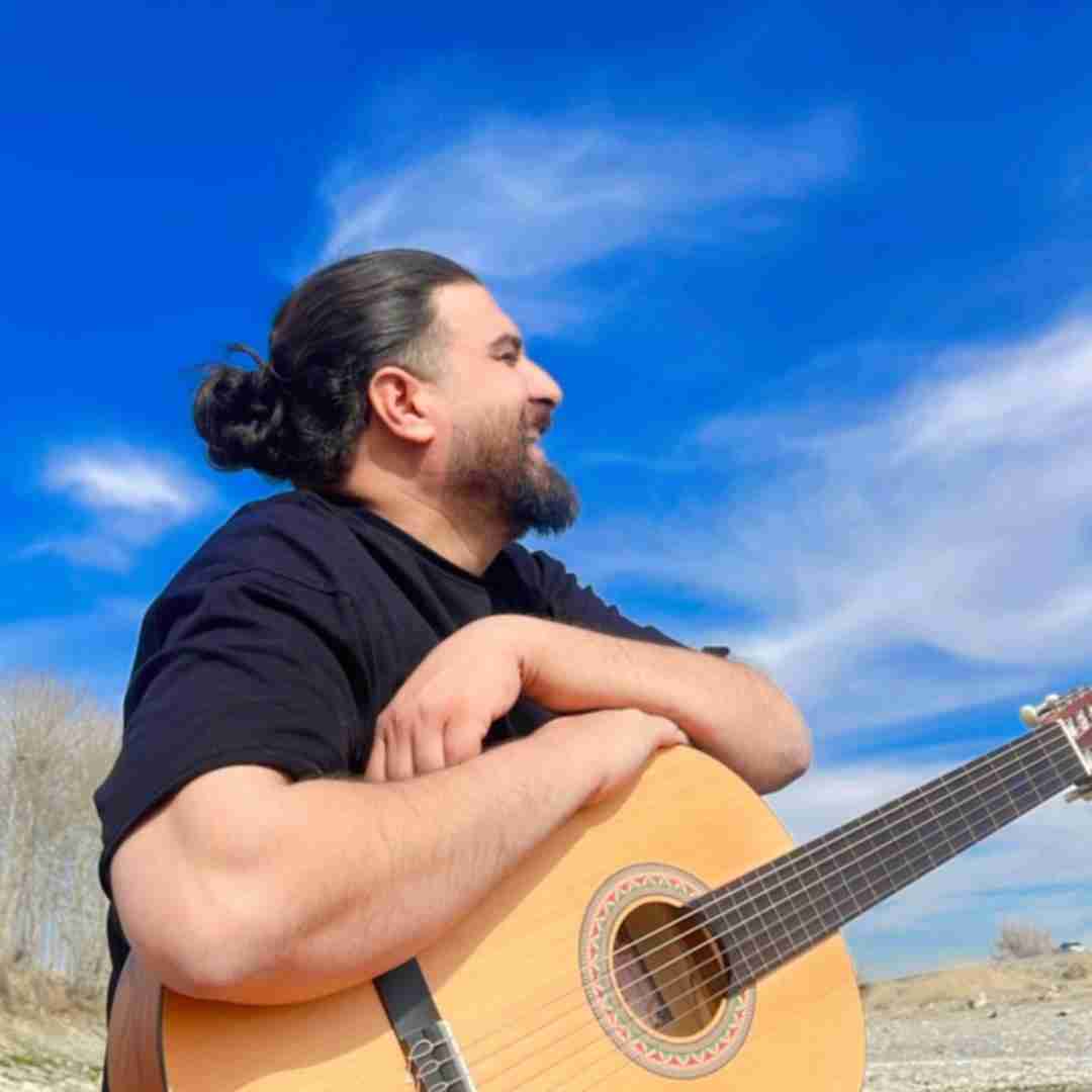 آریا بختیاری گل انار