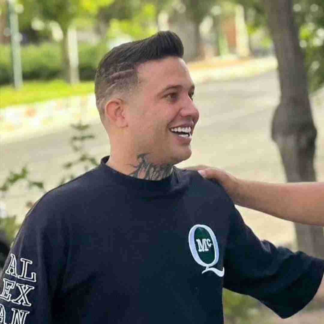 علی احمدیانی بیا بریم اون سر دنیا دوتایی باشیمو دوتا رویا