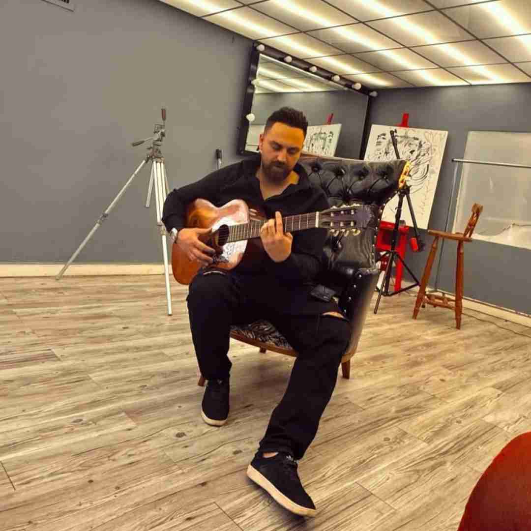 احمد صفایی توی شب زیر نور ماه بهم گفتی هیچی نی