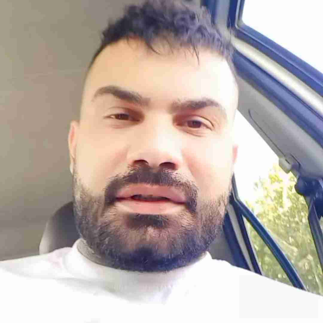فرهاد جهانگیری یه اتاق تم تاریک وناو ای چهار دیواری