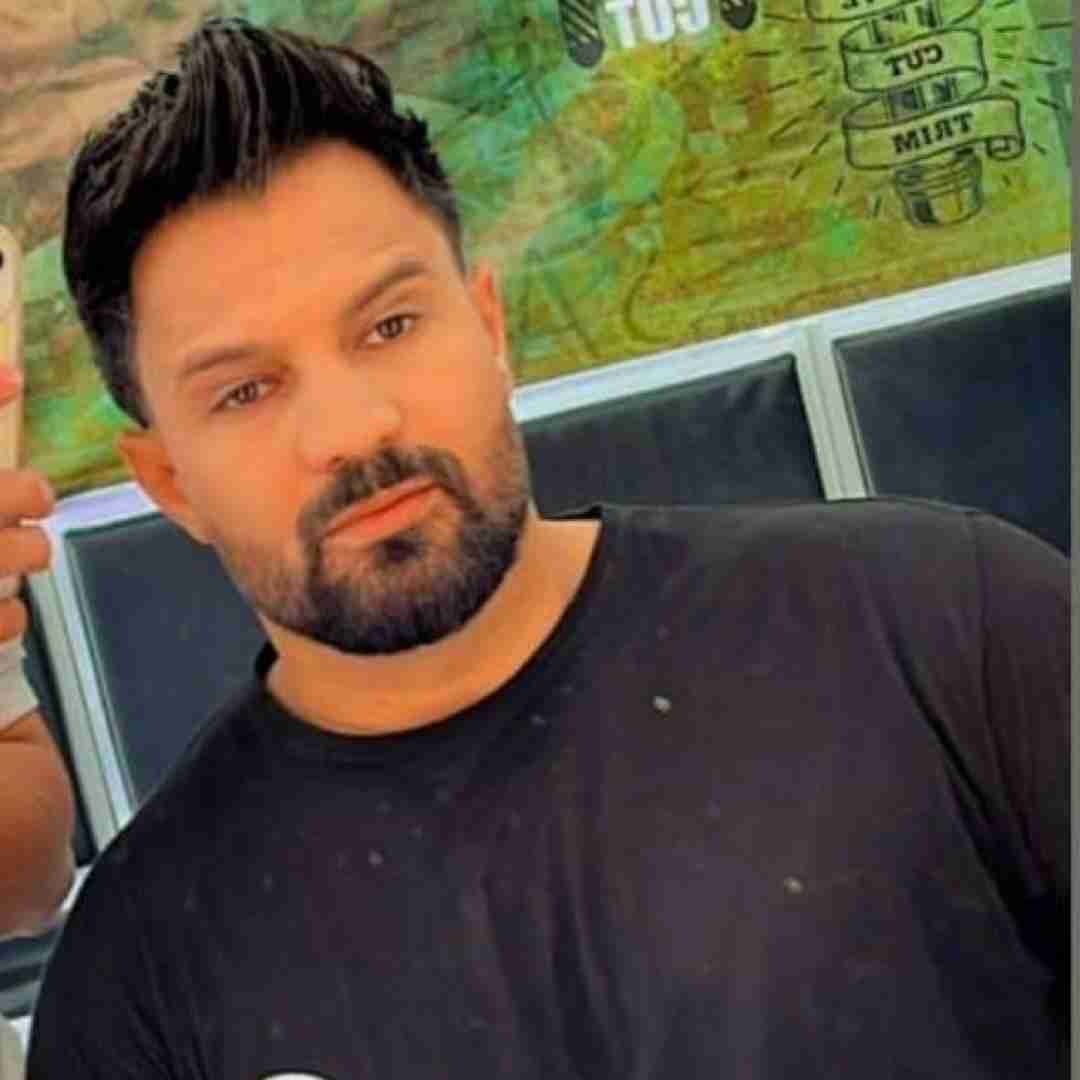 مجتبی آلاله آغوش تنگ دنیا جایی برام نداره