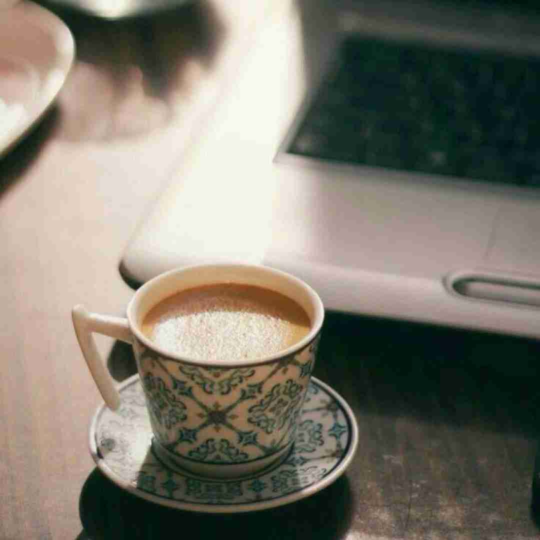 میشنوه چشام حرفارو تو حتی نگی بهم
