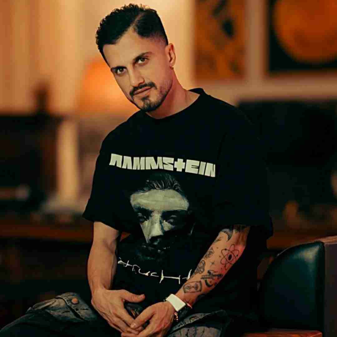 سعید کیان رو تو یکی فیریکم شدیدن مثل تورو تو خوابم ندیدم
