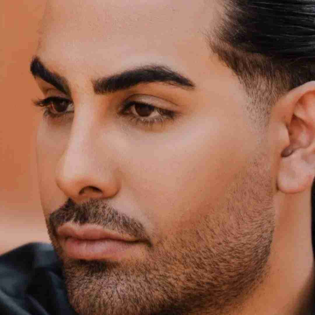 مجید رضوی مثل تورو کمیاب میبینم اخم میکنی جذاب میشی