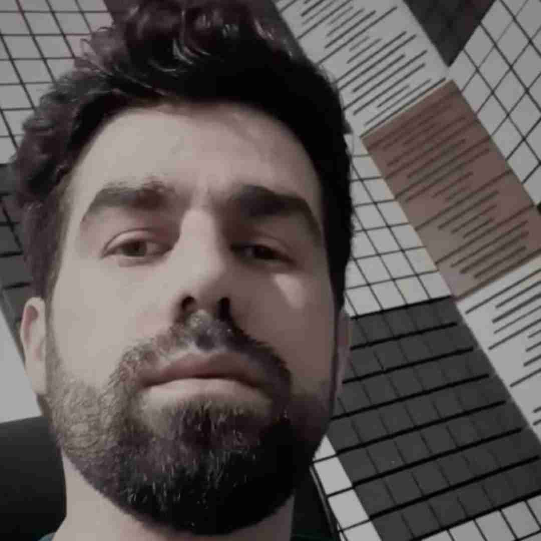 یوسف جمالی چشات برق داره با همه فرق داره