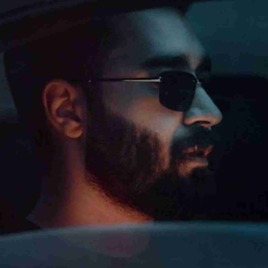 علی یاسینی تو در و دیوار هرچی و پرت نمیکردم