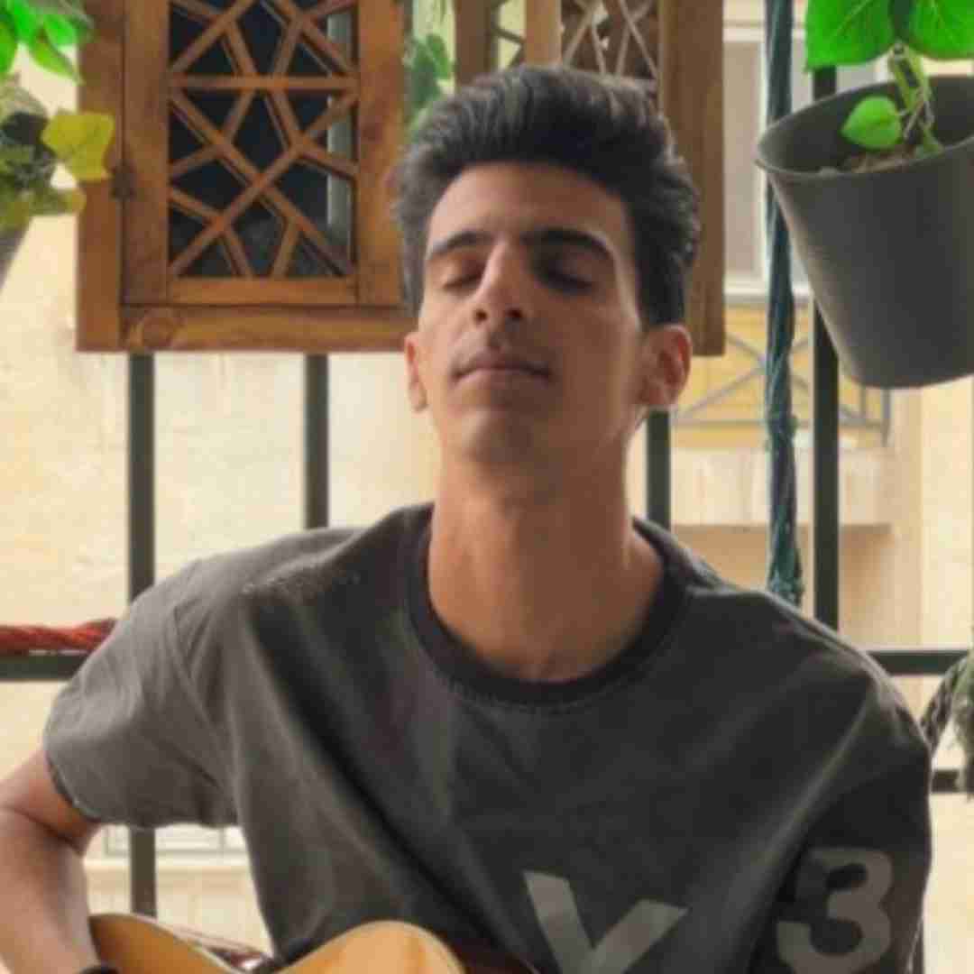 علی کاظمی دیوارتم مگه هی مینویسی و هی پاک میکنی