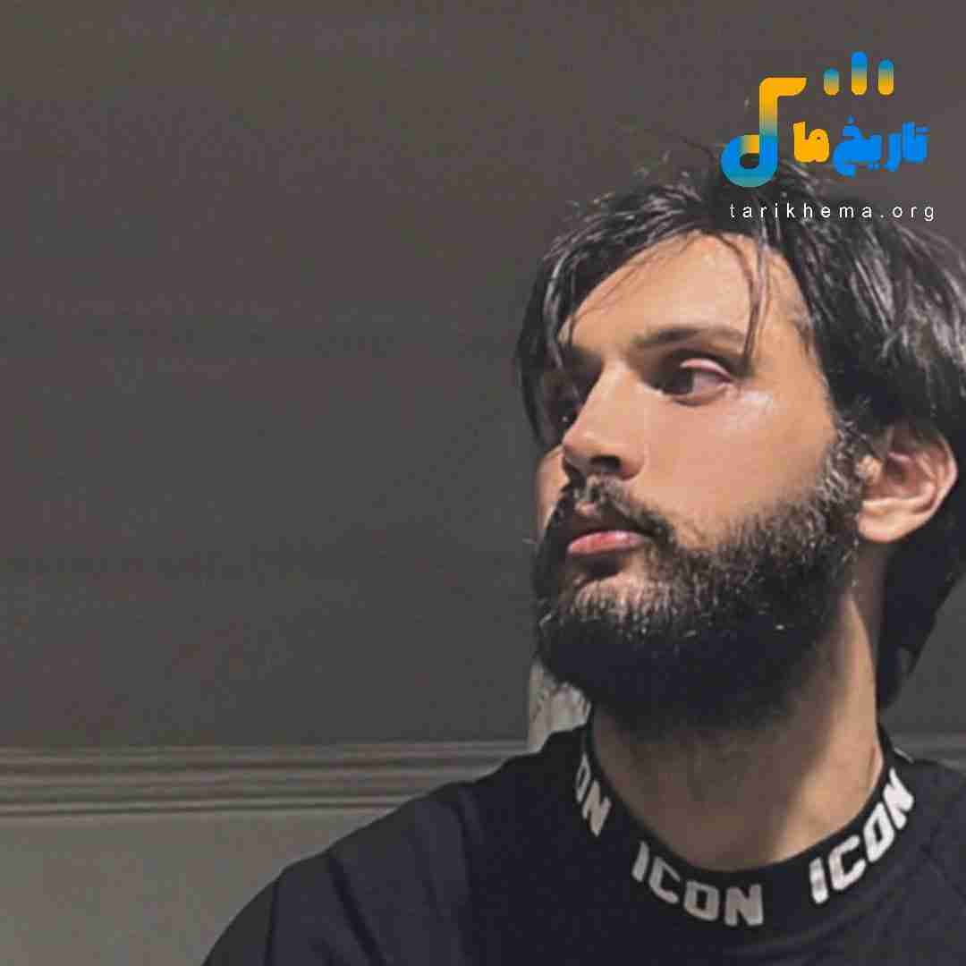 محمد منصورپور دختر دربار