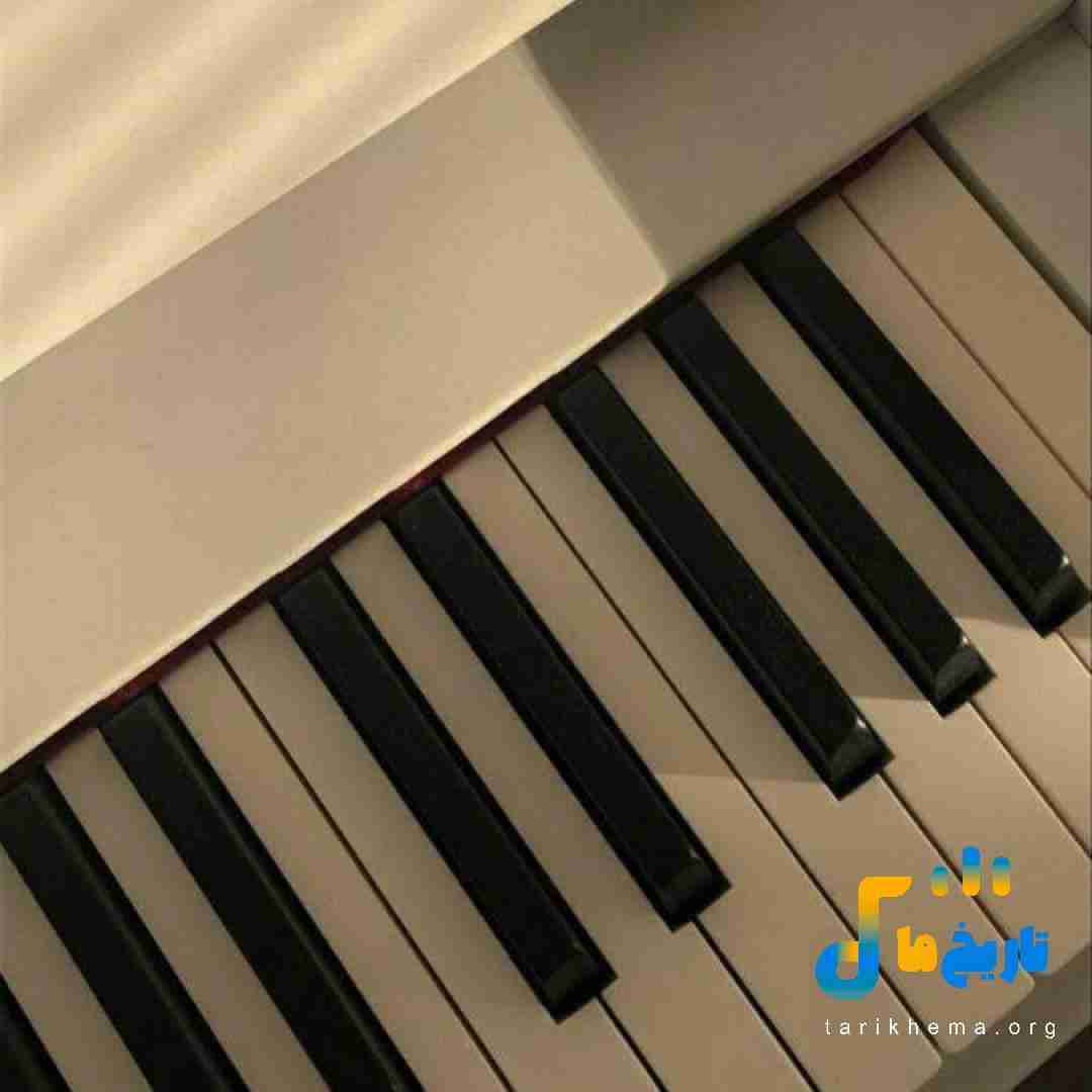  هی هنو میده لیریکام هد داشت کمیابه