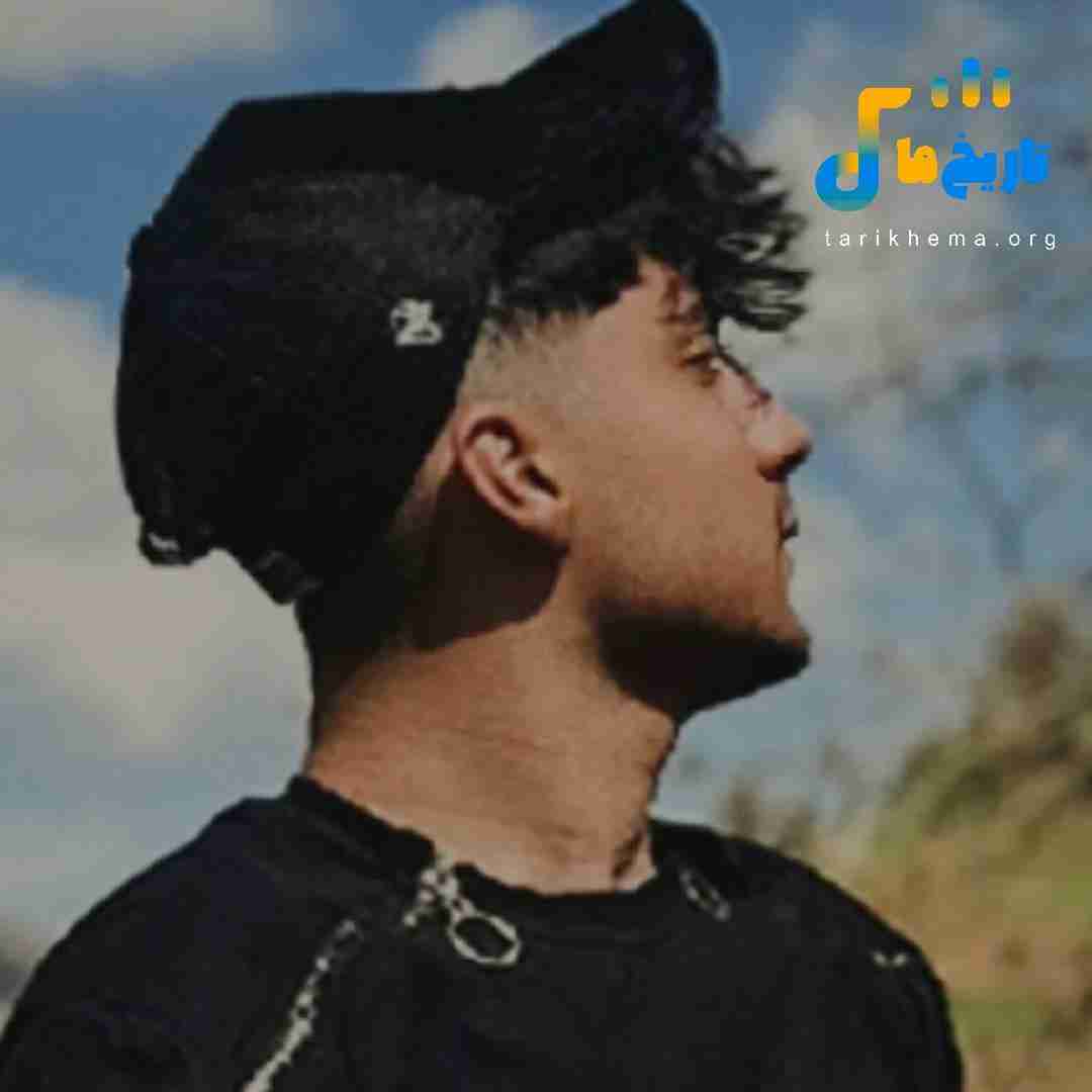 طاها کماسی توی ای ده متری صد کیلومتر راه رفتم