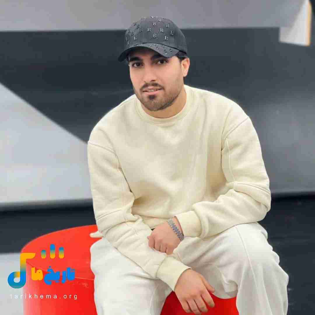 امیر لیام صدای اذان رسیده گوشم ولی مه هنوز بیدارم