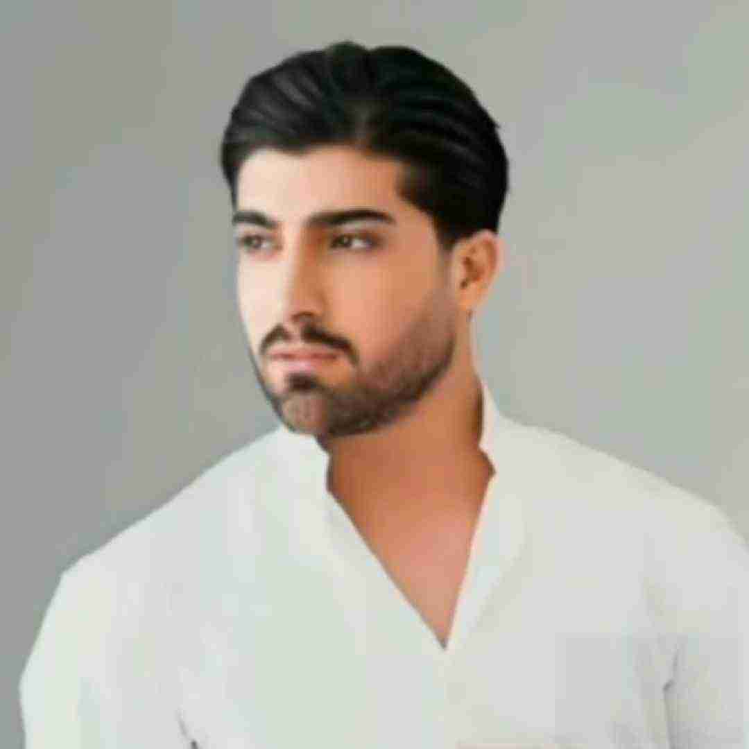 امیر لیام میزنه سرم بت زنگ بزنم ولی یچی بشه میگه نکو